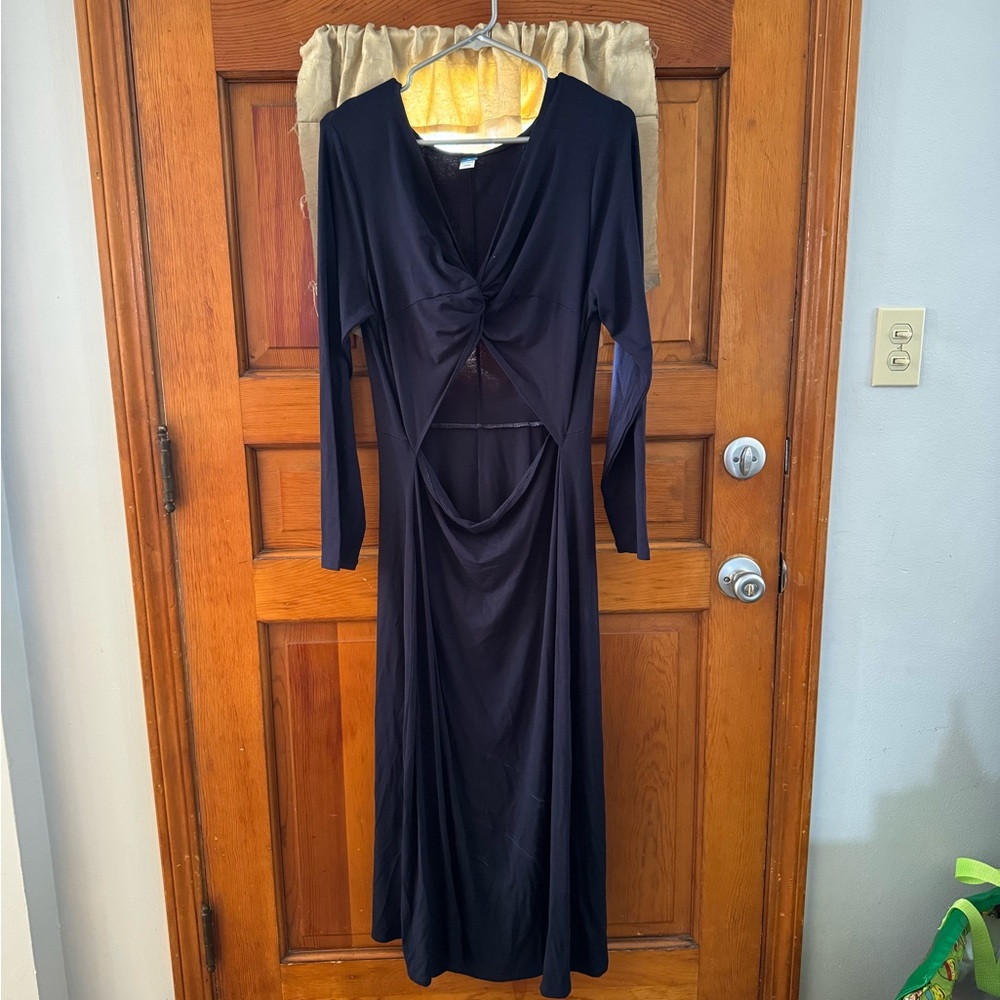 Long sleeve midi dress with tummy cut out